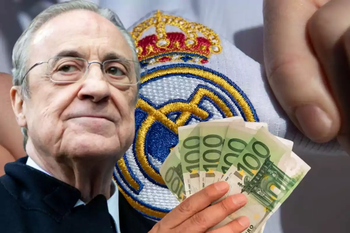 Un hombre mayor con gafas y cabello canoso sostiene varios billetes de 100 euros frente a un escudo bordado del Real Madrid.