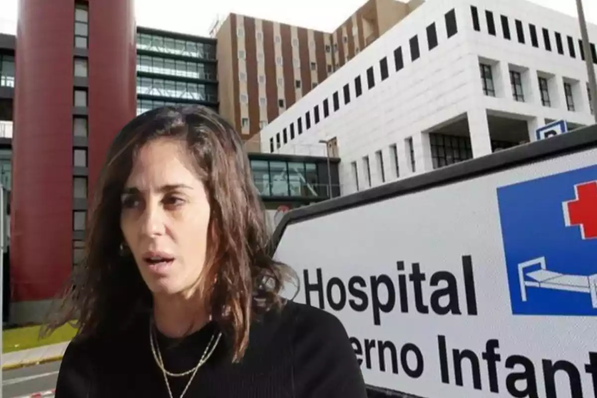 Mujer frente a un hospital con un cartel que dice "Hospital Infanto Juvenil".