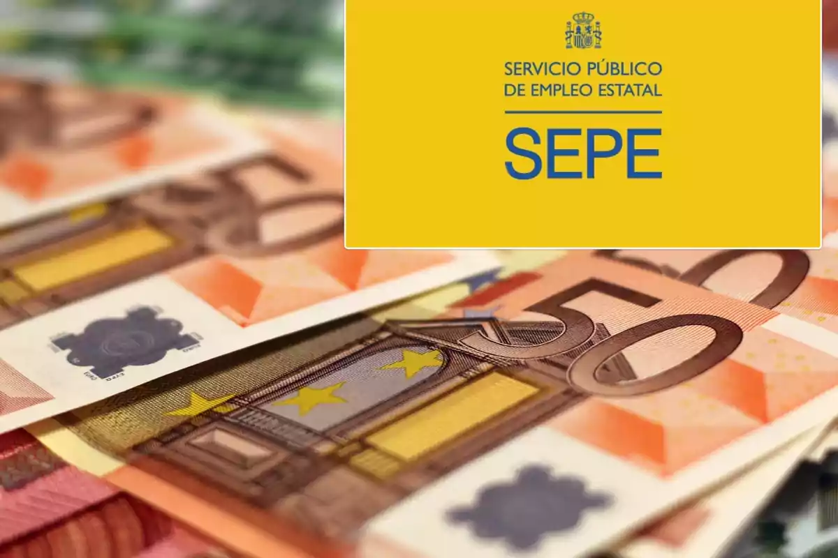 Billetes de euro junto al logotipo del Servicio Público de Empleo Estatal (SEPE).