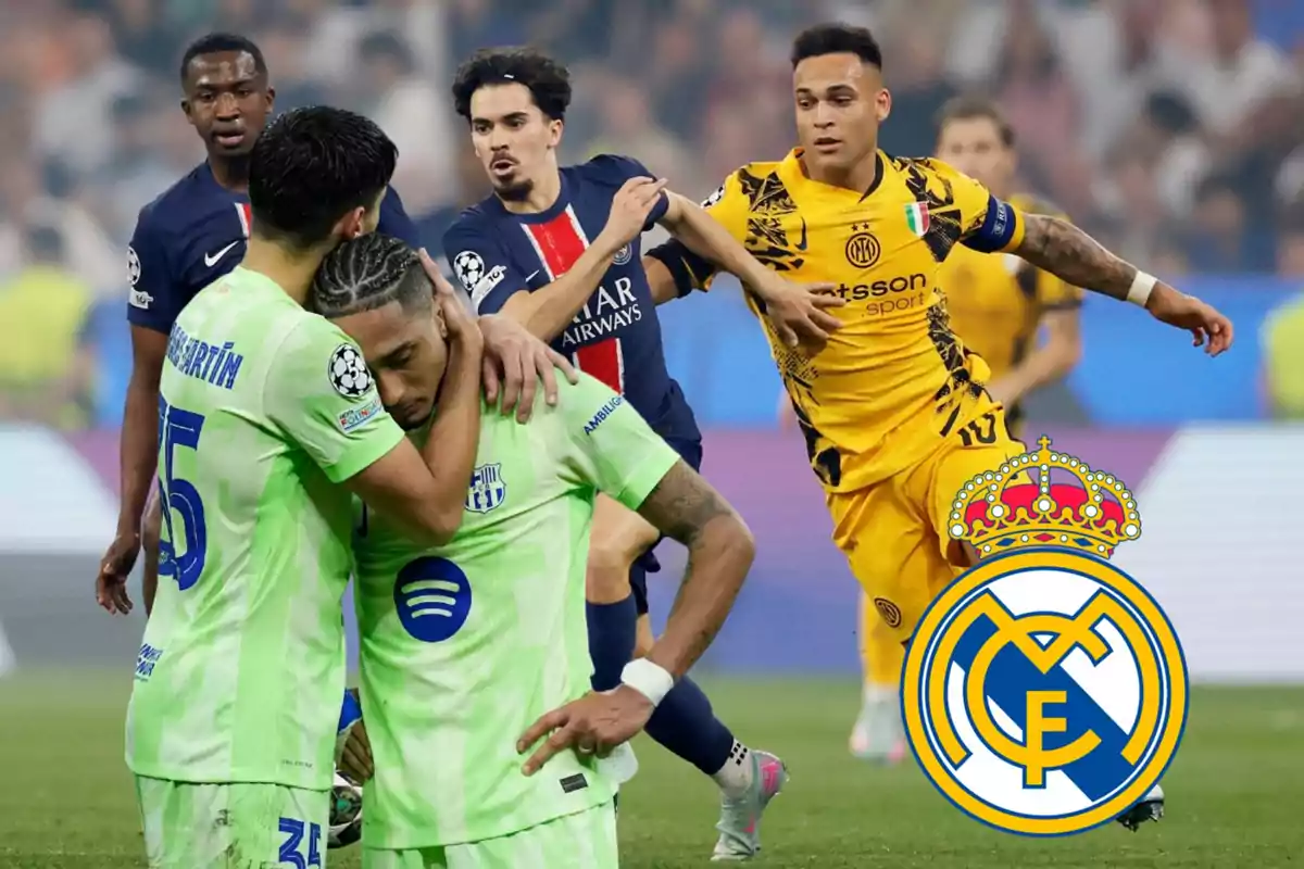 Jugadores de diferentes equipos de fútbol en el campo con el escudo del Real Madrid en primer plano