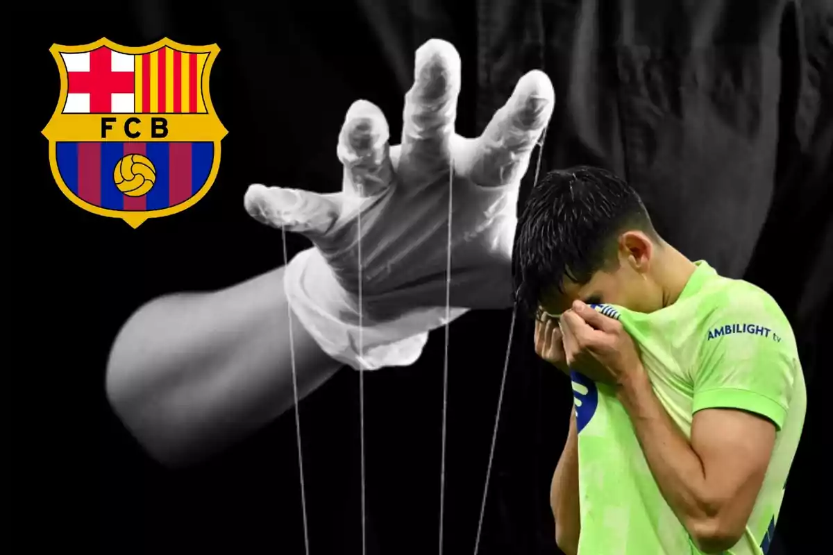 Un jugador de fútbol con una camiseta verde se cubre el rostro mientras una mano enguantada sostiene hilos como de marioneta y el escudo del FC Barcelona aparece en la esquina superior izquierda.