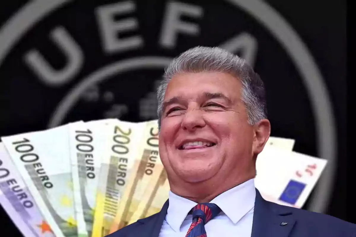 Hombre sonriente con billetes de euro y el logo de la UEFA de fondo