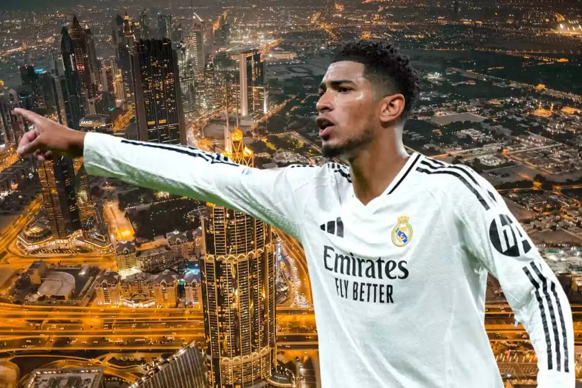 Un jugador de fútbol con uniforme blanco del Real Madrid aparece superpuesto sobre una vista aérea nocturna de una ciudad iluminada.