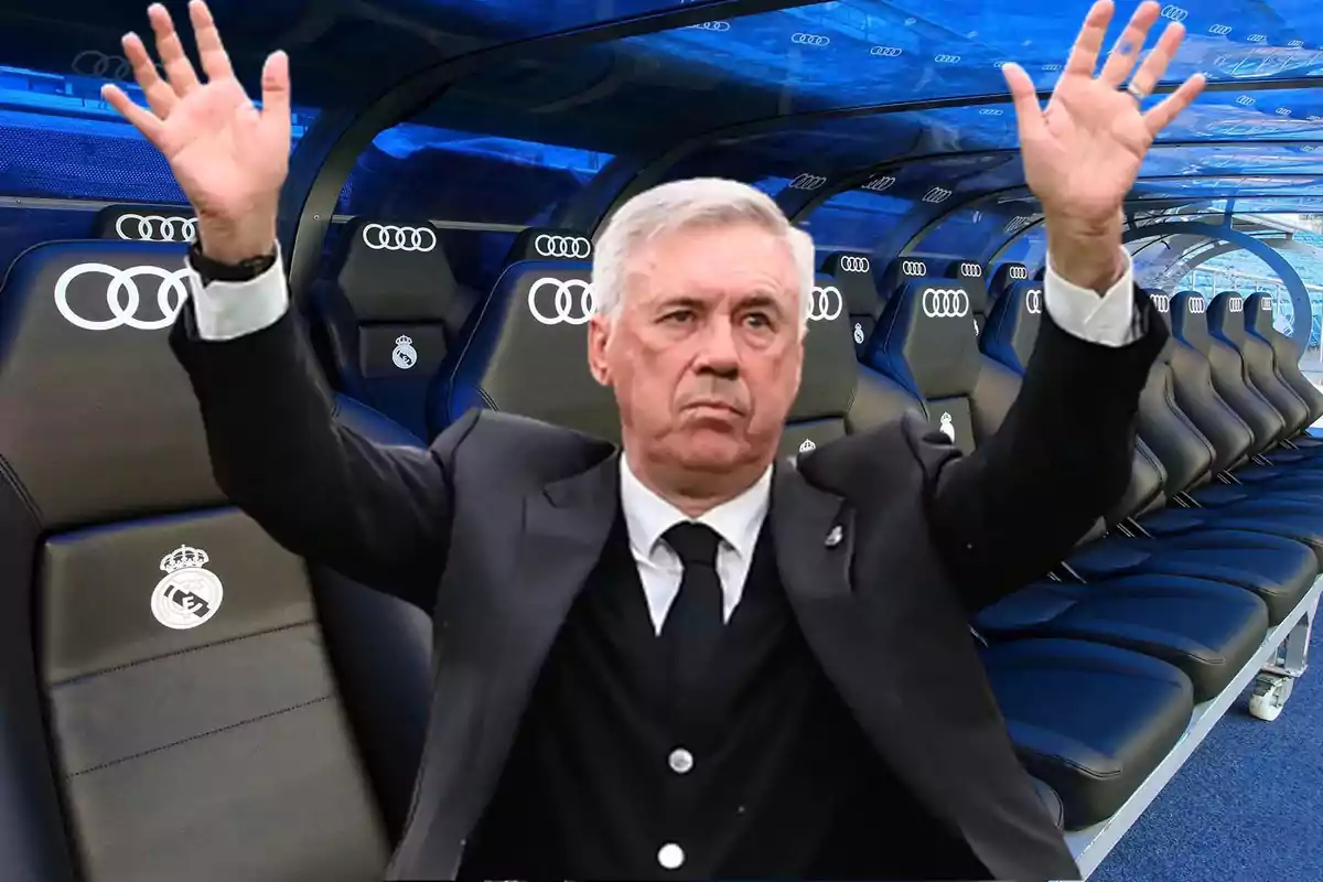 Carlo Ancelotti con fondo de banquillo del Real Madrid