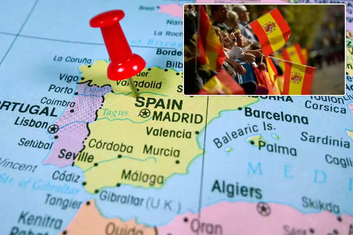 Un mapa de España con una chincheta roja en Madrid y una imagen superpuesta de personas ondeando banderas españolas.