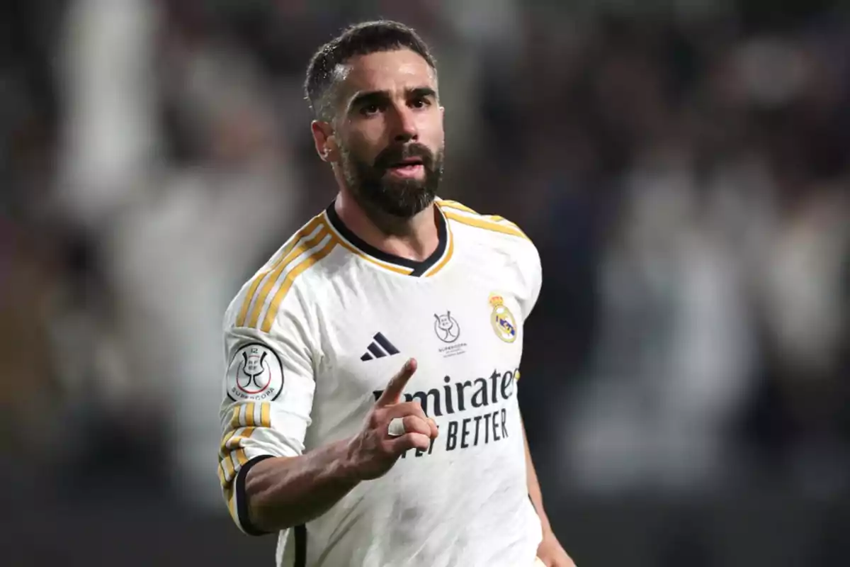 Dani Carvajal con la camiseta del Real Madrid en un partido