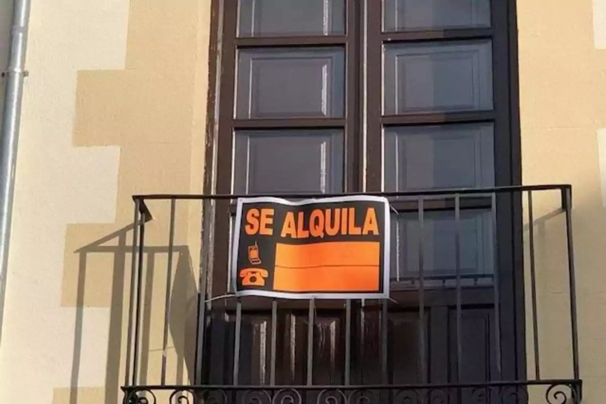 Un cartel de 