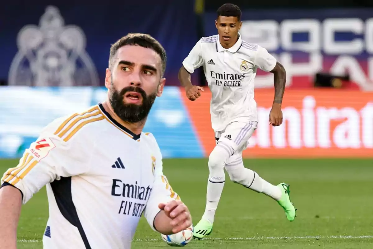 Jugadores del Real Madrid en acción durante un partido de fútbol.