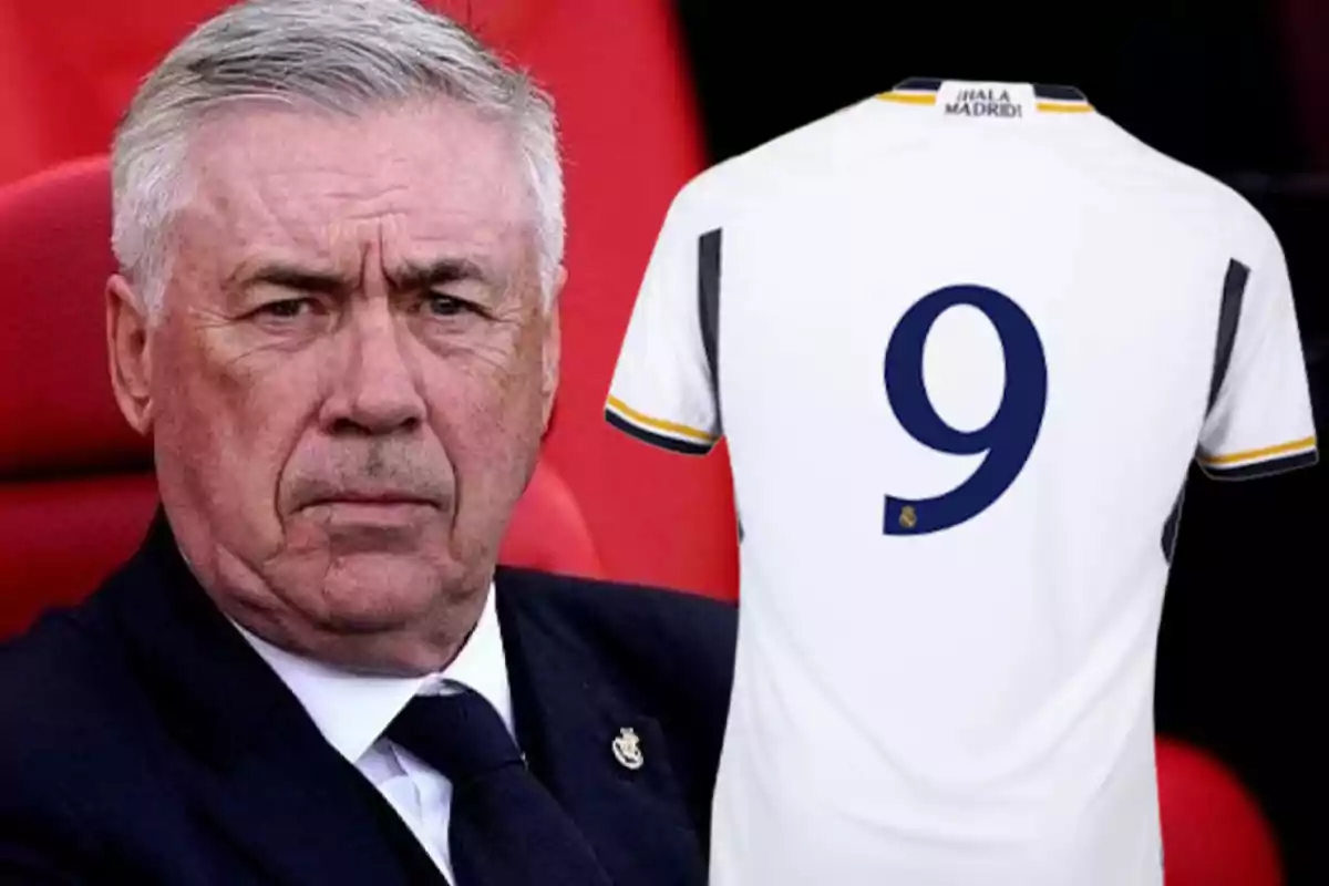 Carlo Ancelotti y camiseta del Real Madrid con el 9