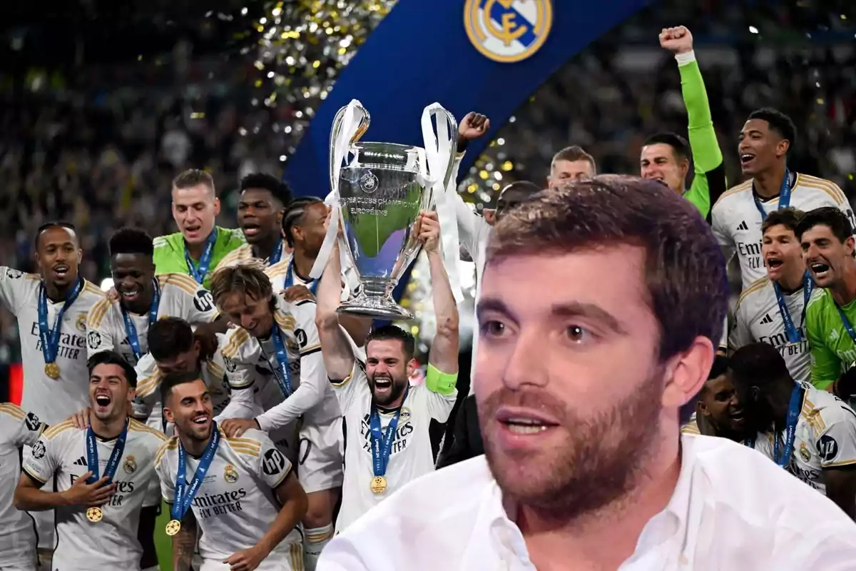 Fabrizio Romano con camisa blanca hablando y de fondo la plantilla del Real Madrid levantando el trofeo de la Champions League