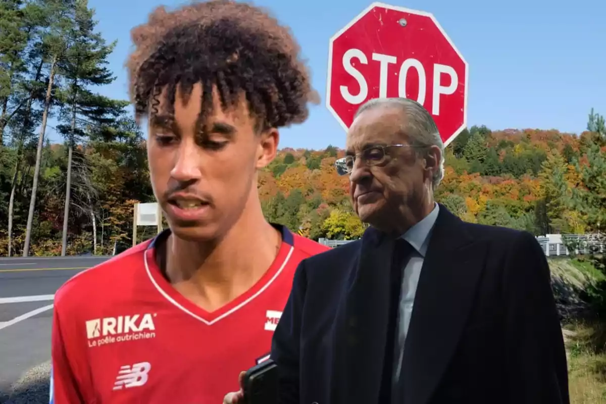 Dos personas, una con camiseta roja y otra con traje oscuro, están frente a una señal de "STOP" en un entorno natural con árboles y colinas.