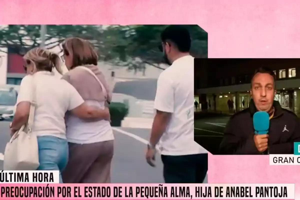 Un grupo de personas camina por la calle mientras un reportero informa en vivo sobre una noticia urgente. Un grupo de personas camina por la calle mientras un reportero informa en vivo sobre una noticia urgente.