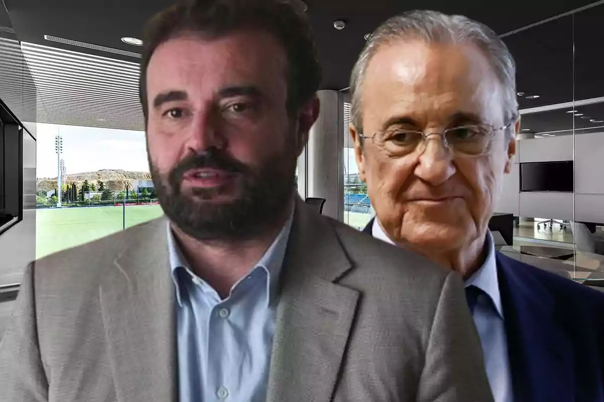 Dos hombres de mediana edad, uno con barba y el otro con gafas, posan en un entorno de oficina moderna con una vista al exterior que muestra un campo deportivo.