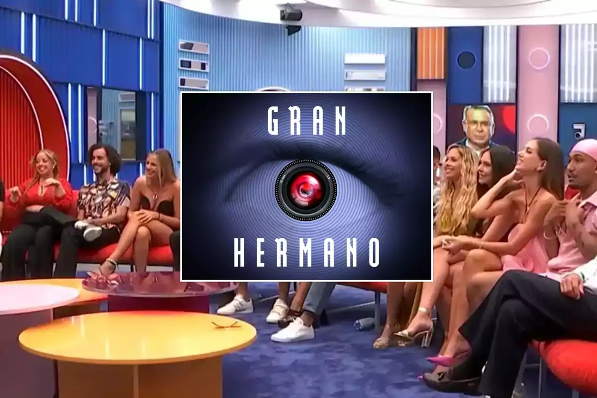 Un grupo de personas sentadas en un set de televisión colorido con un cartel de "Gran Hermano" en el centro de la imagen.