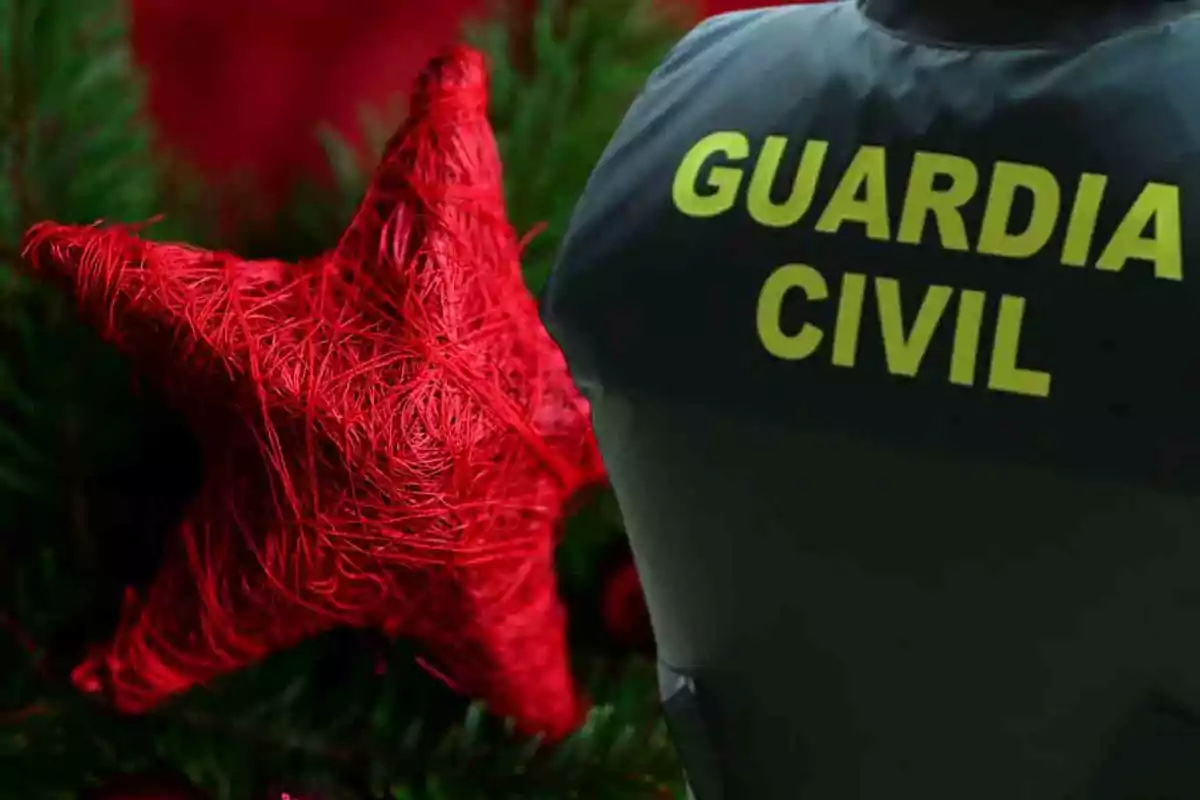 Un adorno navideño rojo en forma de estrella junto a un uniforme de la Guardia Civil.