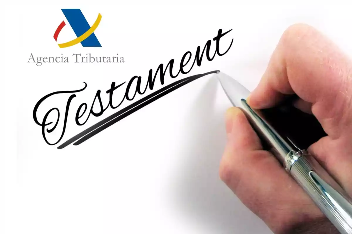 Una mano escribiendo la palabra "Testament" con un bolígrafo, junto al logotipo de la Agencia Tributaria.