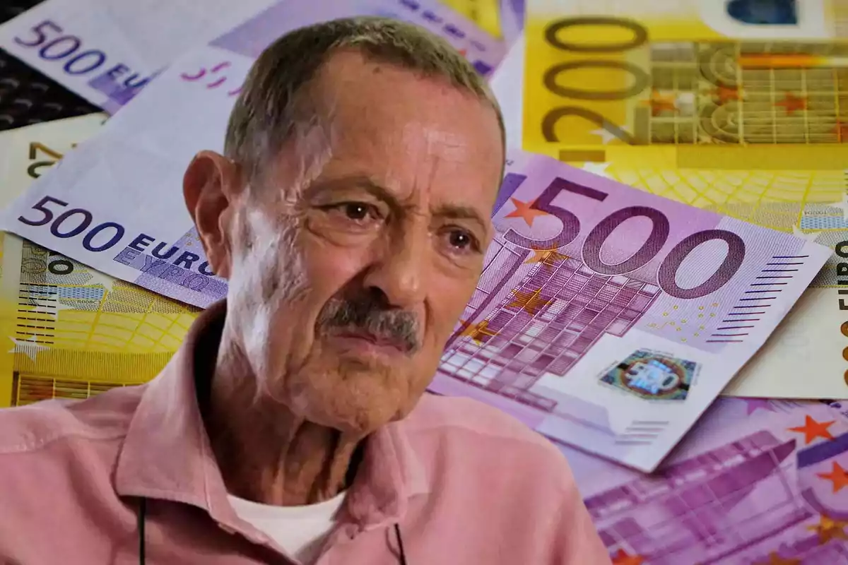 Un hombre mayor con bigote y camisa rosa aparece en primer plano con billetes de euro de diferentes denominaciones en el fondo.