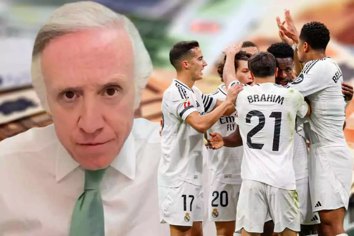 Un hombre con cabello canoso y corbata verde aparece junto a un grupo de jugadores de fútbol celebrando en el campo.