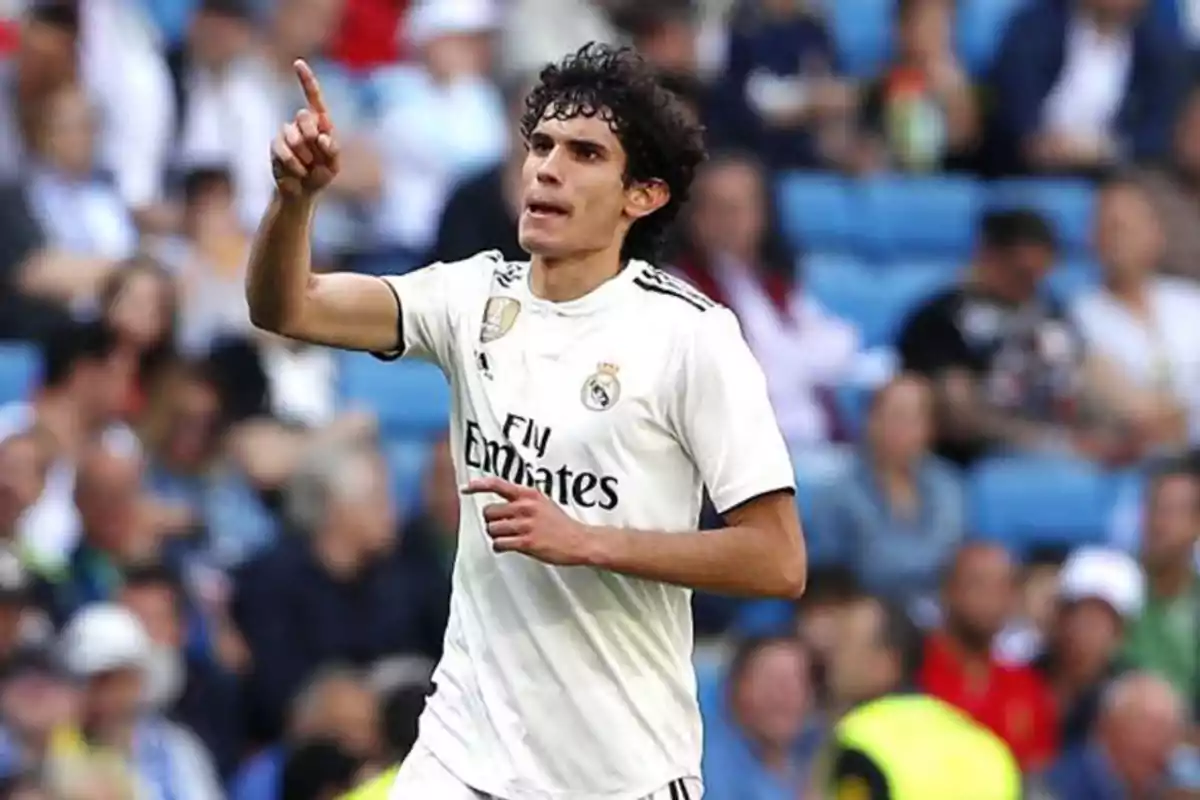 Jesús Vallejo celebra un gol con el Real Madrid