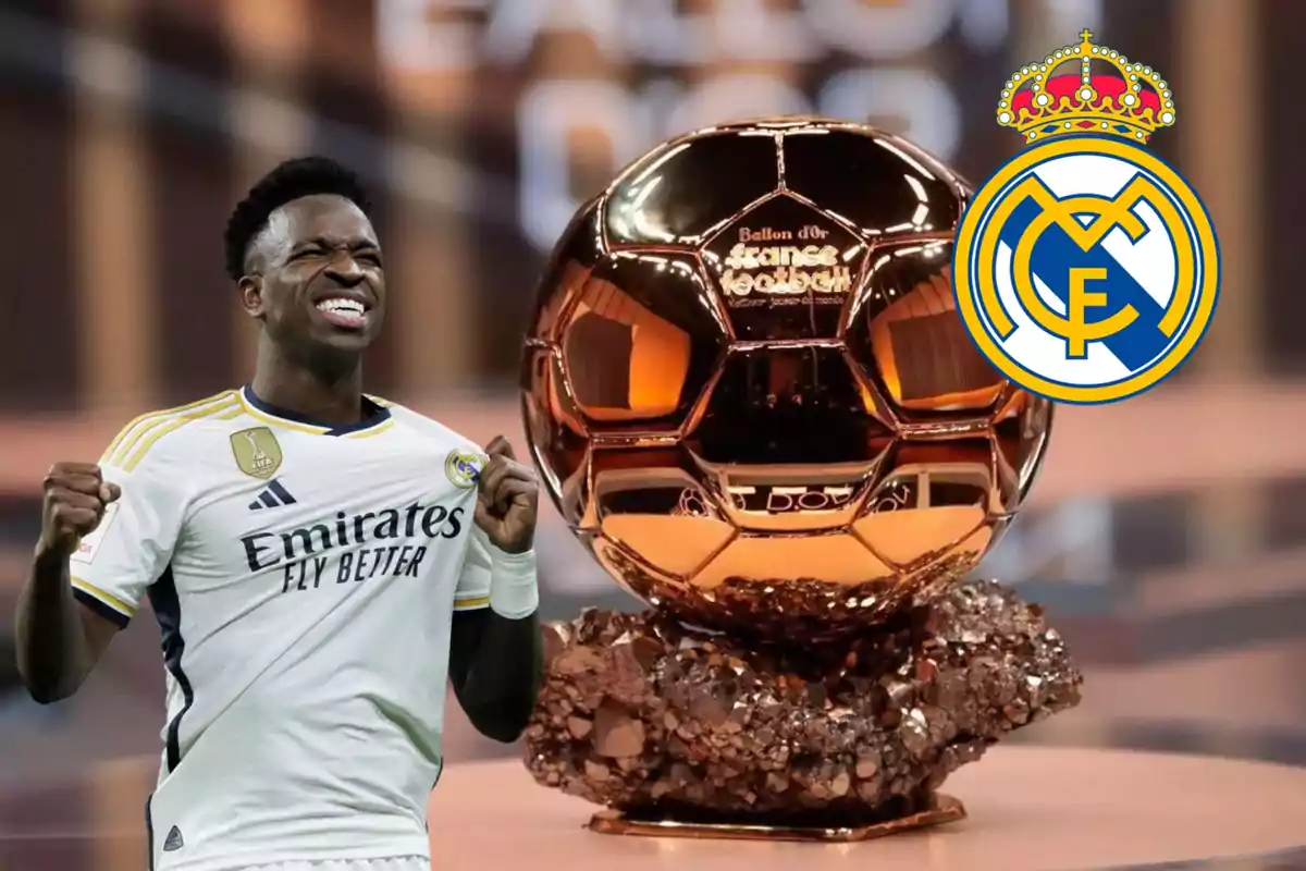 Un jugador de fútbol del Real Madrid celebra junto a un trofeo Balón de Oro y el escudo del club.