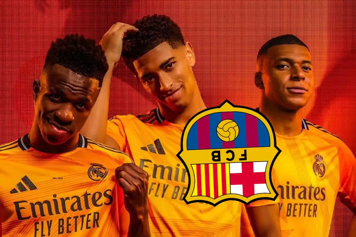 Tres jugadores de fútbol con camisetas del Real Madrid posan frente a un fondo rojo, con un escudo del FC Barcelona superpuesto en el centro de la imagen.