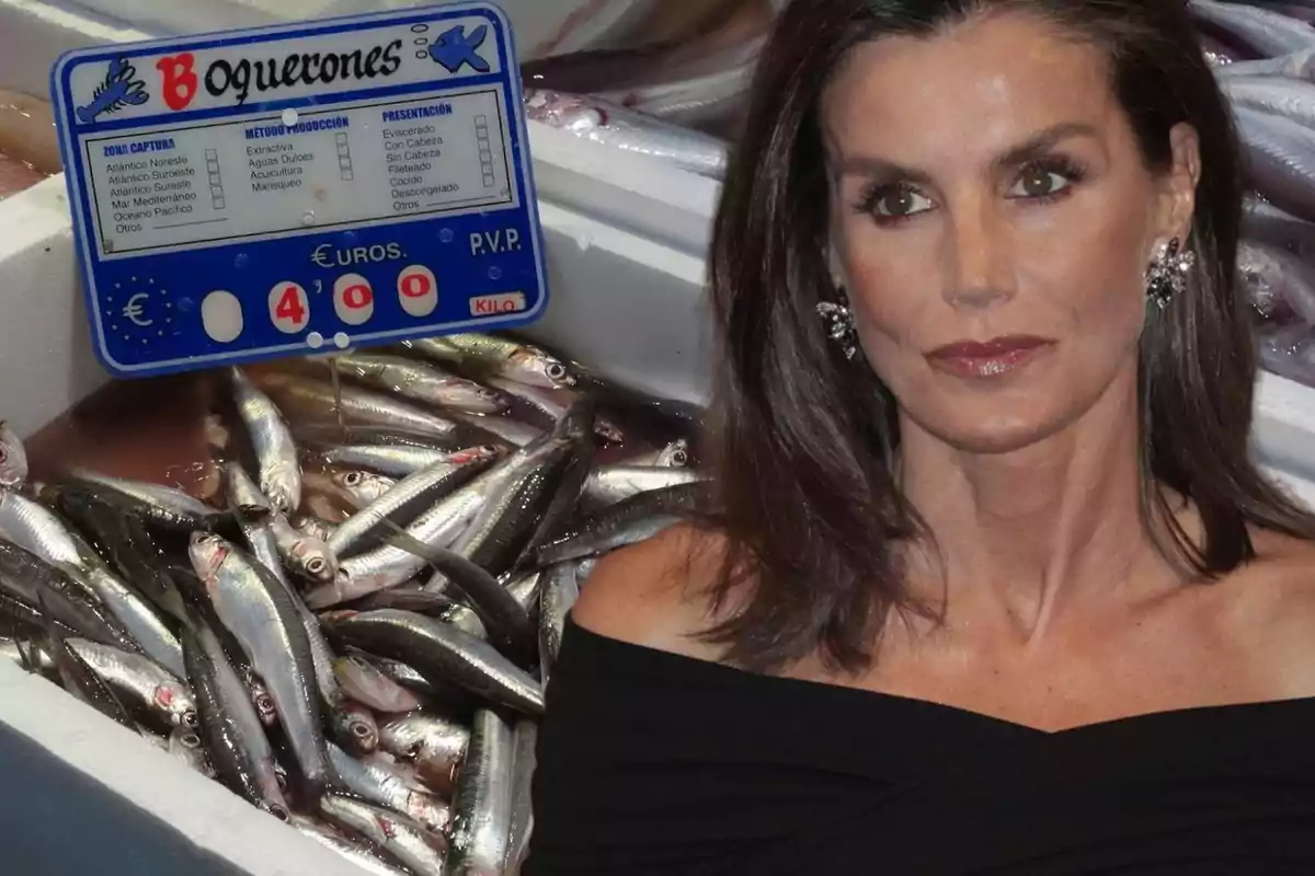 Una mujer con vestido negro y aretes brillantes aparece junto a una caja de boquerones frescos con un cartel que indica su precio y detalles de captura y producción.