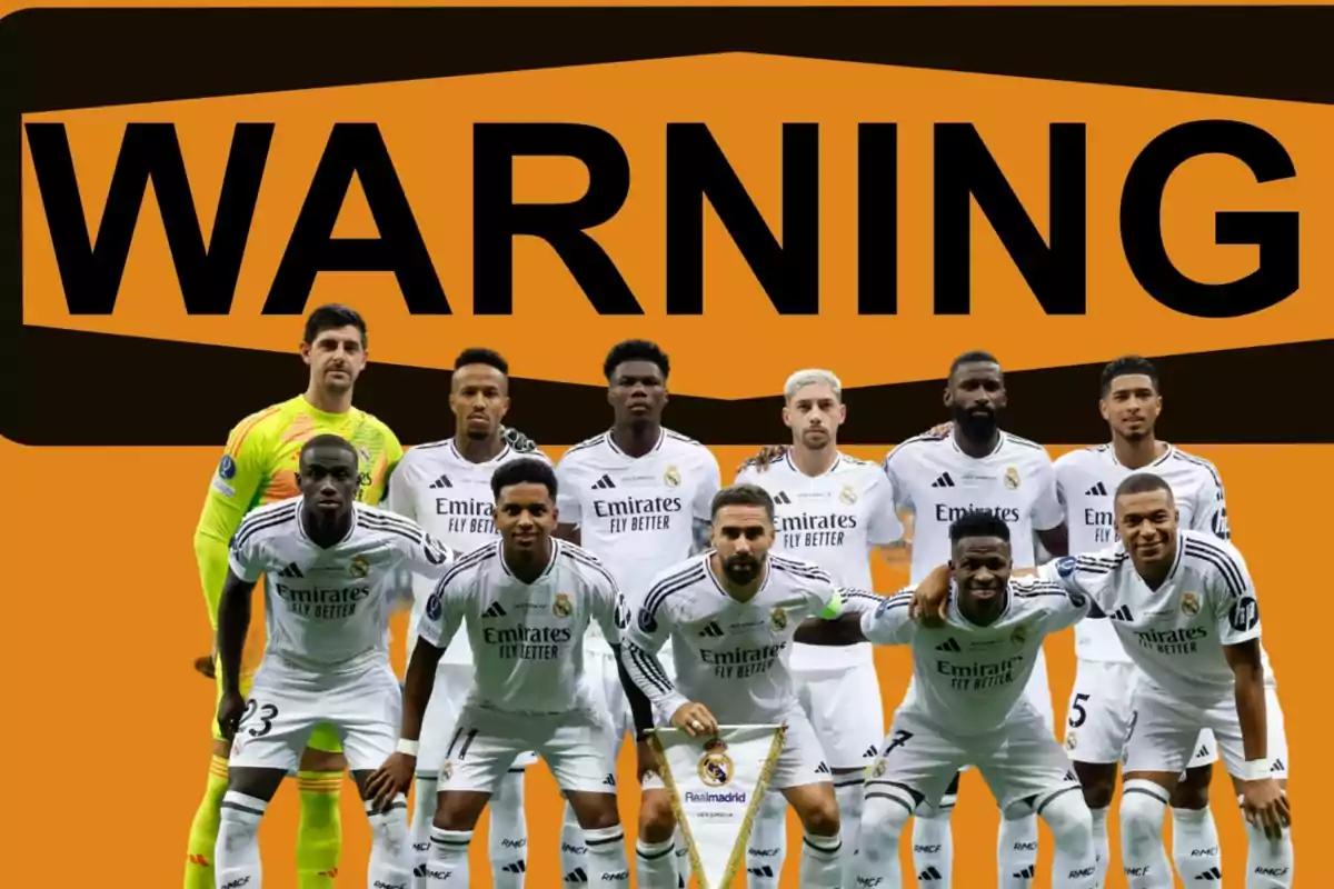 Jugadores de fútbol del Real Madrid posan frente a un fondo naranja con la palabra "WARNING" en letras grandes.