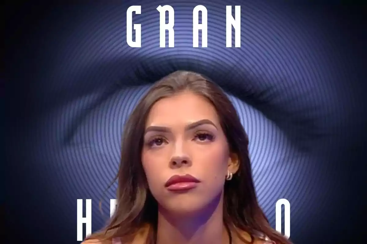 Mujer con expresión seria frente a un fondo con un ojo y las palabras "GRAN HERMANO"