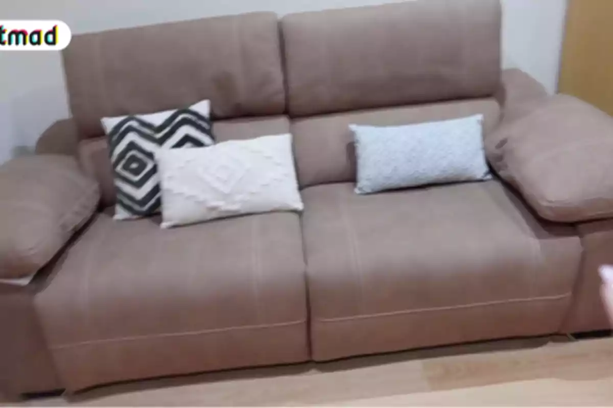 El sofa de la casa de Marieta El sofa de la casa de Marieta