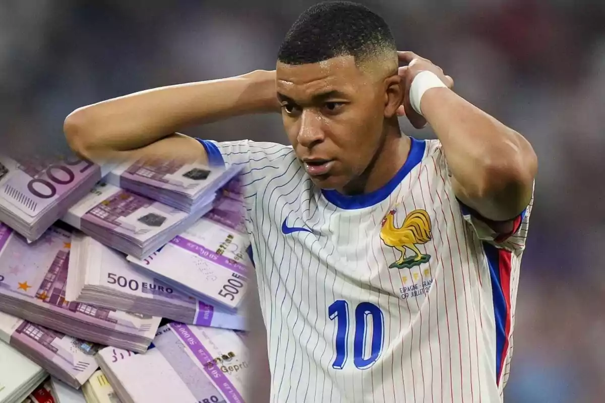 Jugador de fútbol con camiseta de Francia junto a una pila de billetes de 500 euros.