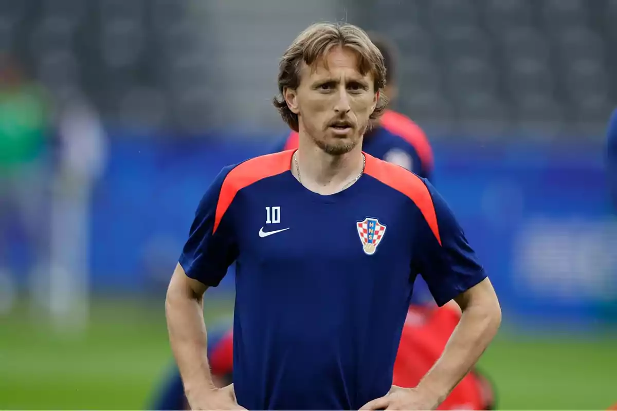 Luka Modric con uniforme de entrenamiento de la selección de Croacia.