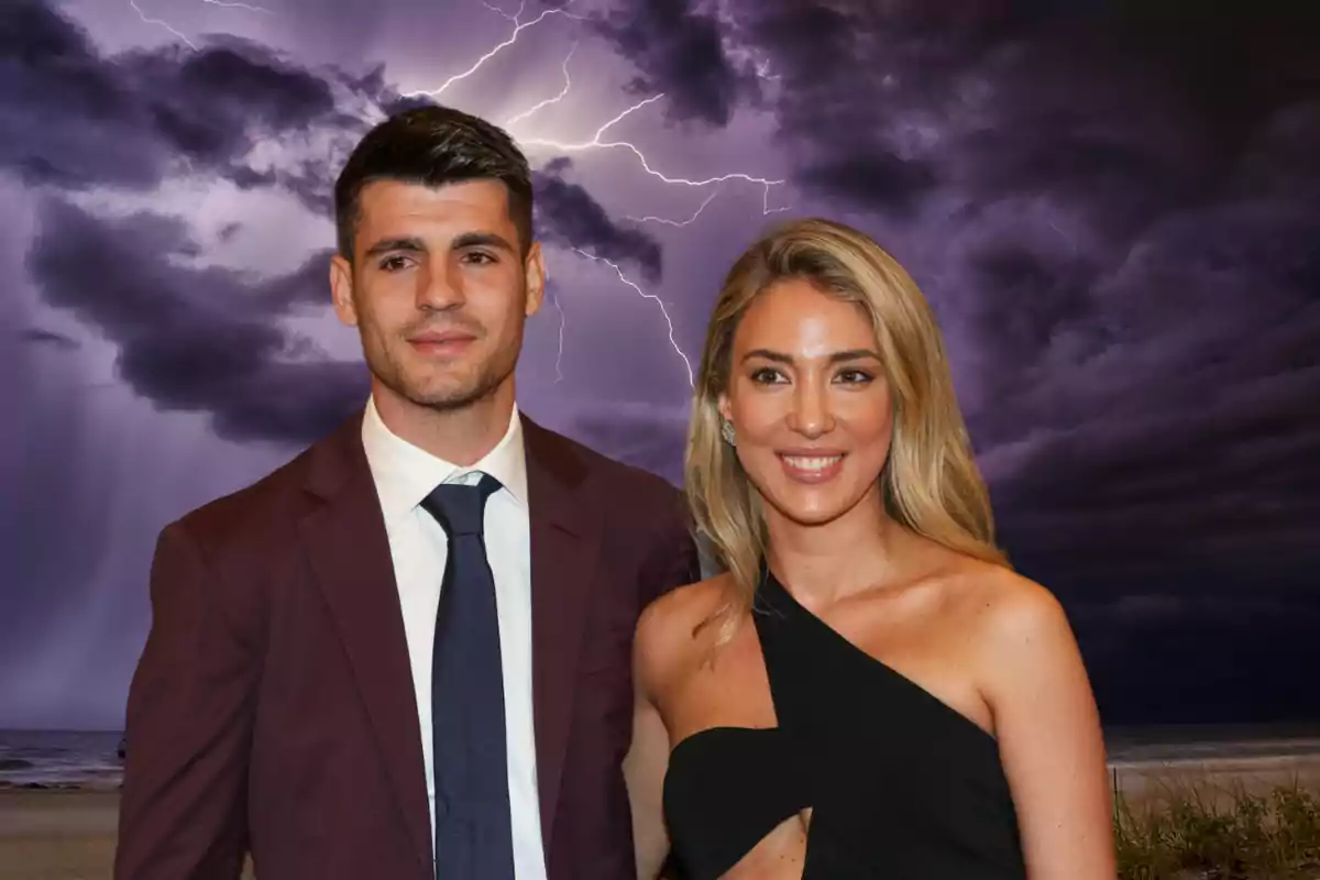 Una pareja posando frente a un fondo de tormenta con relámpagos.