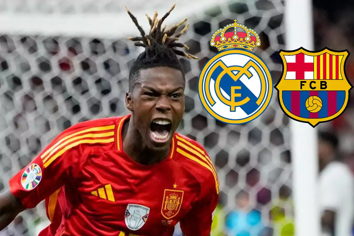 Jugador de fútbol celebrando con la camiseta de la selección española, con los escudos del Real Madrid y FC Barcelona al fondo.