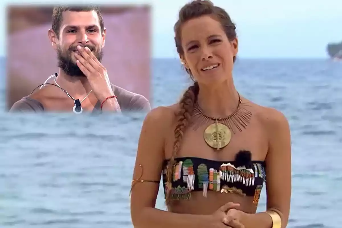 Una mujer con un top colorido y un collar dorado está de pie frente al mar, mientras que en la esquina superior izquierda se muestra la imagen de un hombre con barba sonriendo y cubriéndose la boca con la mano.