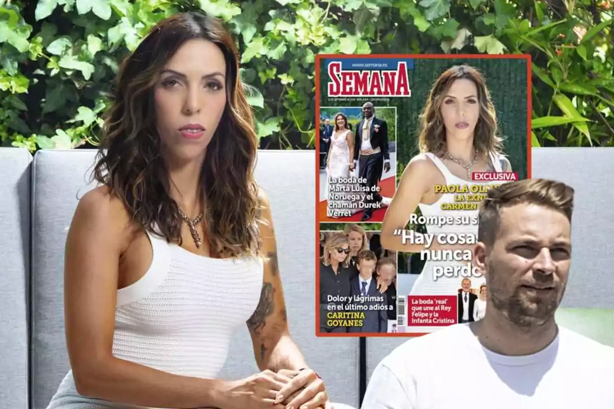 Una mujer con un vestido blanco está sentada en un sofá al aire libre, con una revista en la que aparece en la portada junto a un hombre de pie a su lado.