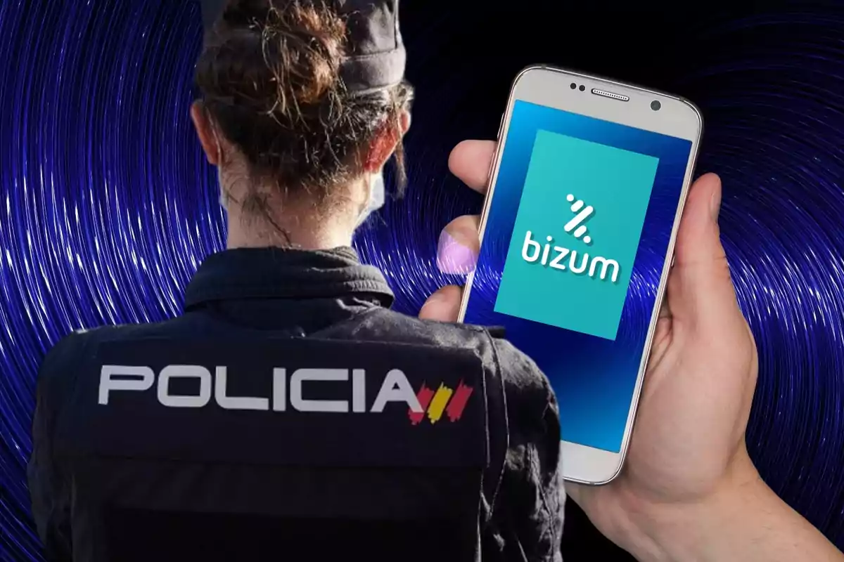 Una agente de policía de espaldas junto a una mano sosteniendo un teléfono móvil con la aplicación Bizum abierta.