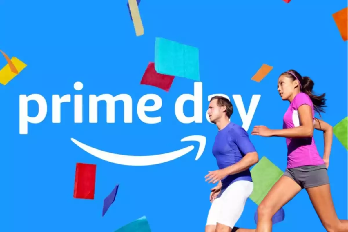 Personas corriendo frente a un cartel de Prime Day con fondo azul y confeti de colores.