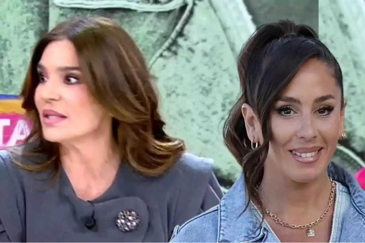 Dos mujeres con cabello oscuro, una con chaqueta gris y la otra con chaqueta de mezclilla, posan frente a un fondo verde.