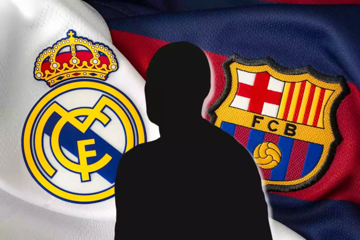 Una silueta negra se encuentra entre los escudos del Real Madrid y el FC Barcelona sobre un fondo de tela.