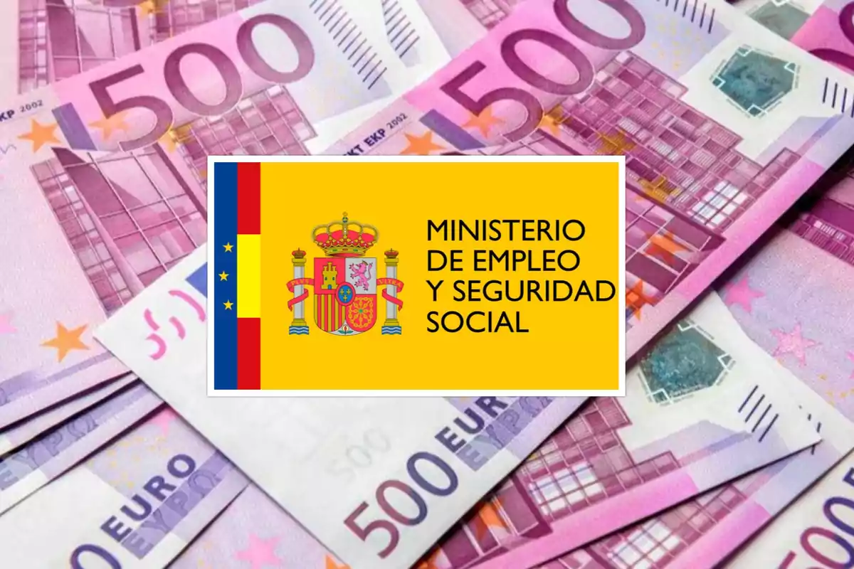 Billetes de 500 euros con el logotipo del Ministerio de Empleo y Seguridad Social de España.