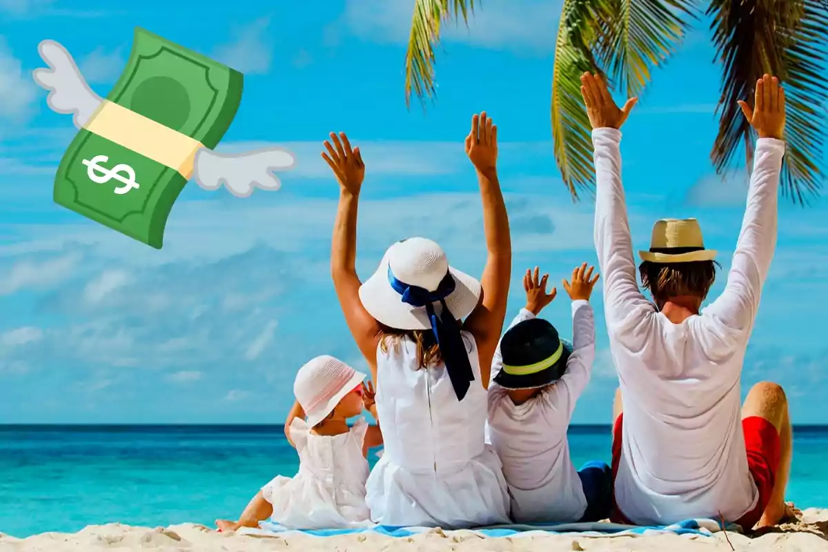 Una familia sentada en la playa con los brazos levantados, mientras un billete con alas vuela en el cielo azul.