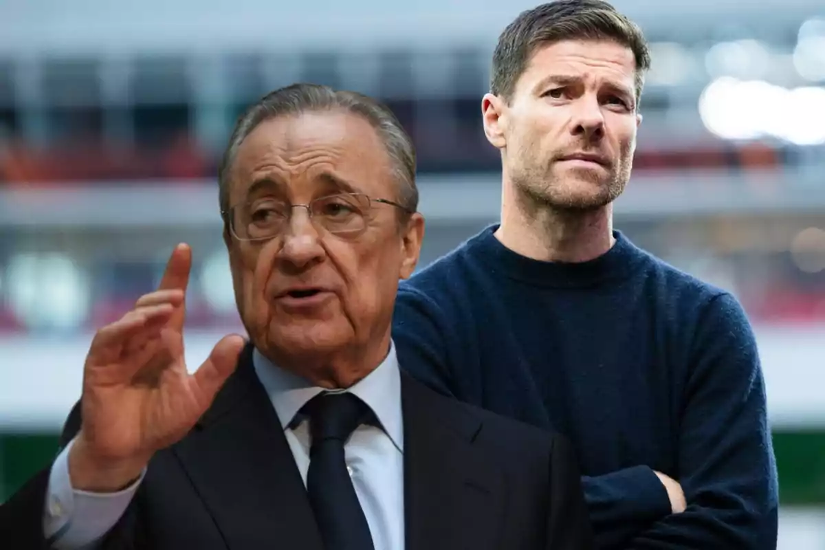 Florentino Pérez con la mano alzada y de fondo Xabi Alonso con los brazos cruzados