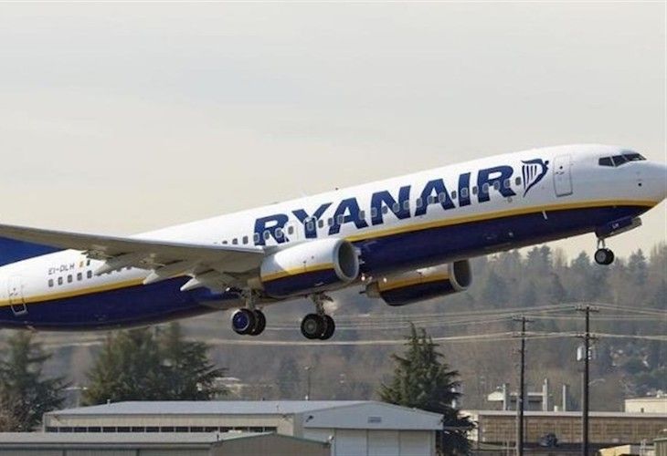 Ryanair 'secuestra' un avión de pasajeros durante tres horas y media