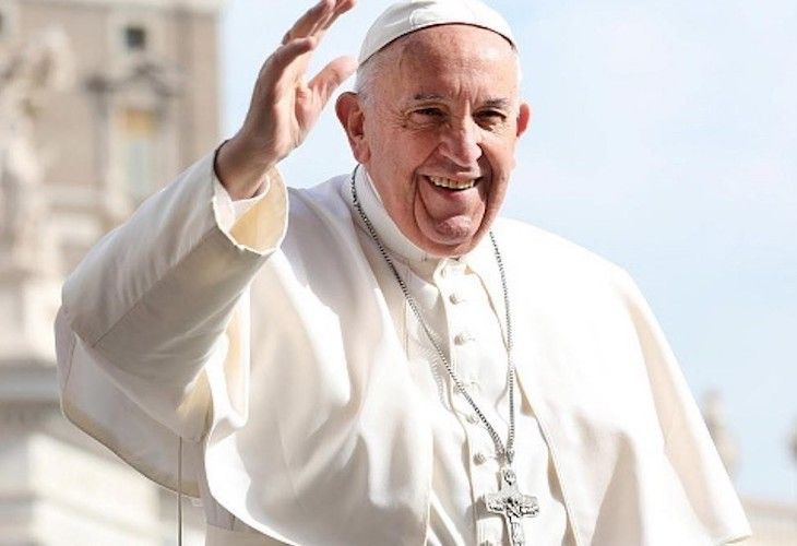 Ocho eurodiputados recurren al Papa en busca de un milagro con Franco