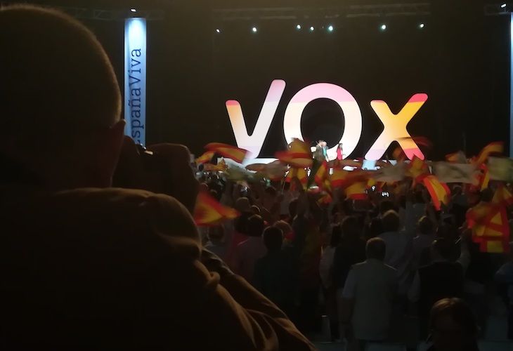 Vox llena Vistalegre con 10.000 rojigualdas: "Somos la resistencia"