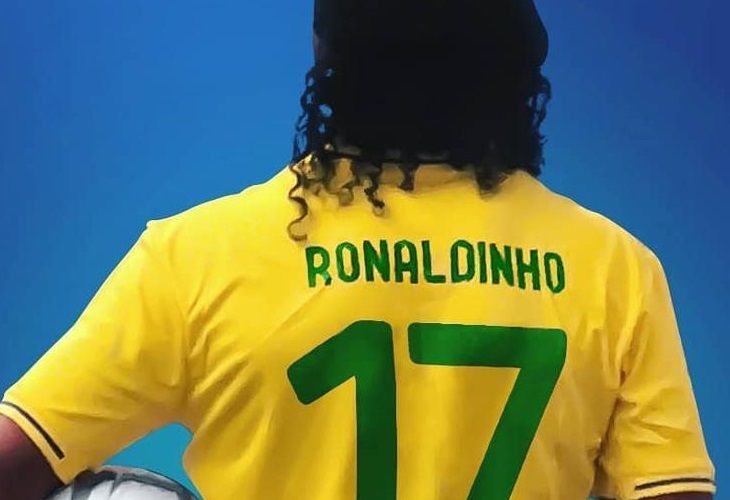 Ronaldinho y Rivaldo se posicionan en la extrema derecha