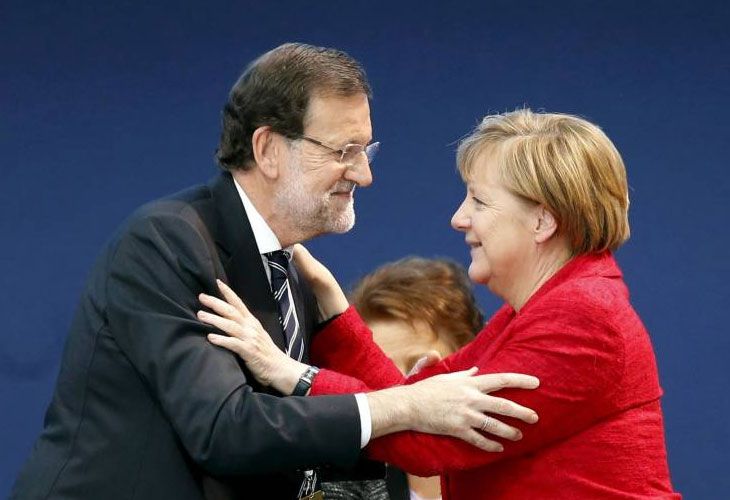 El premio que le da Merkel a Rajoy por su "milagro español"