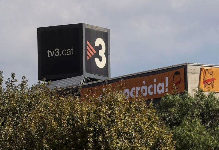TV3 no se corta y fusila y decapita a Franco 