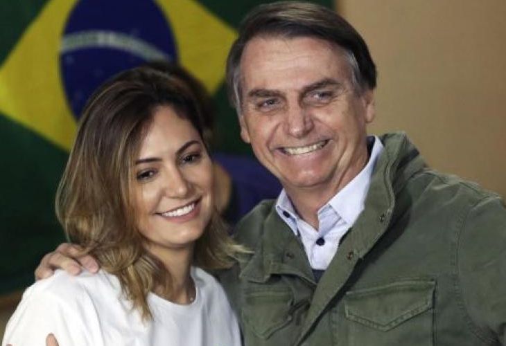 ¿Qué sabemos de la esposa de Bolsonaro?