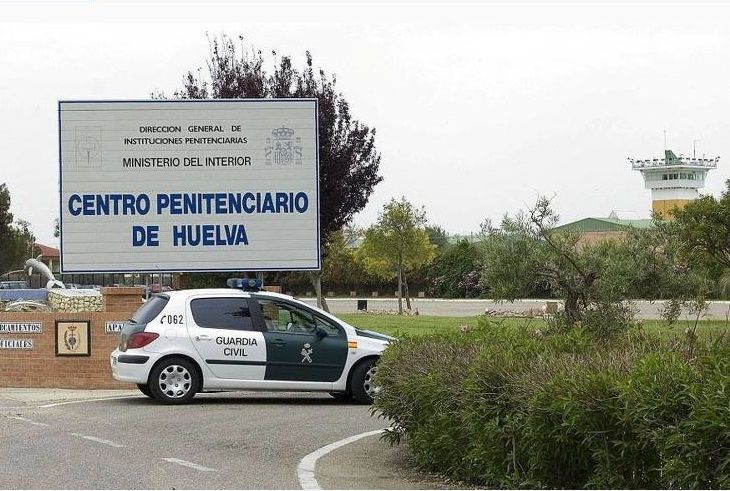 Un grupo de presos envenenan a seis enfermeros con café en la cárcel de Huelva